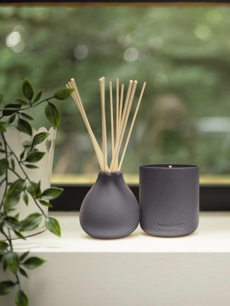 Indian Sandalwood Scented Candle - Pepper Raspberry and Tonka