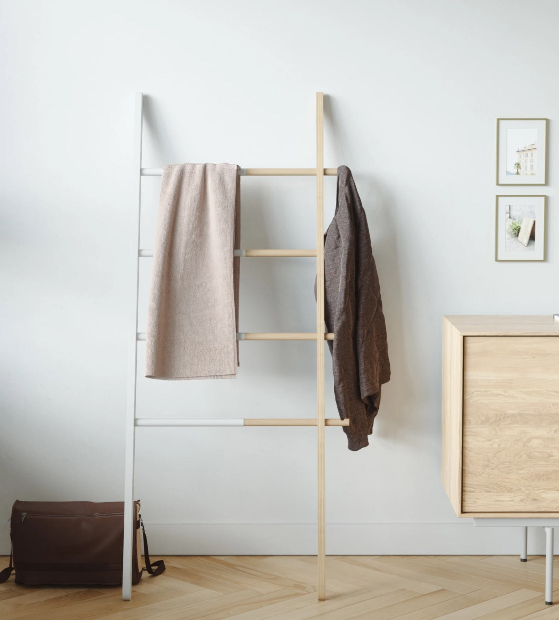 Hub Ladder White Natural