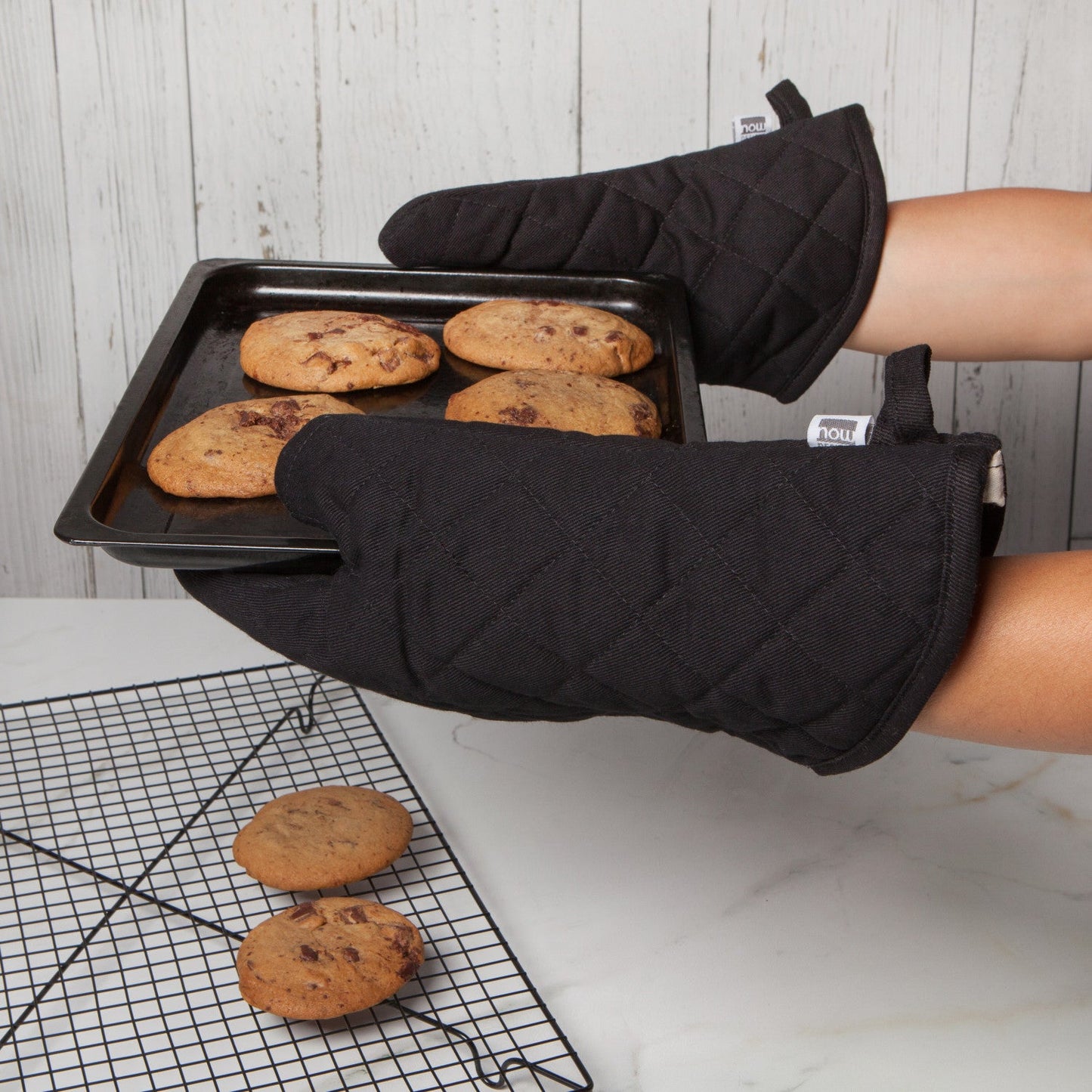 Superior Black Oven Mitt Set of 2